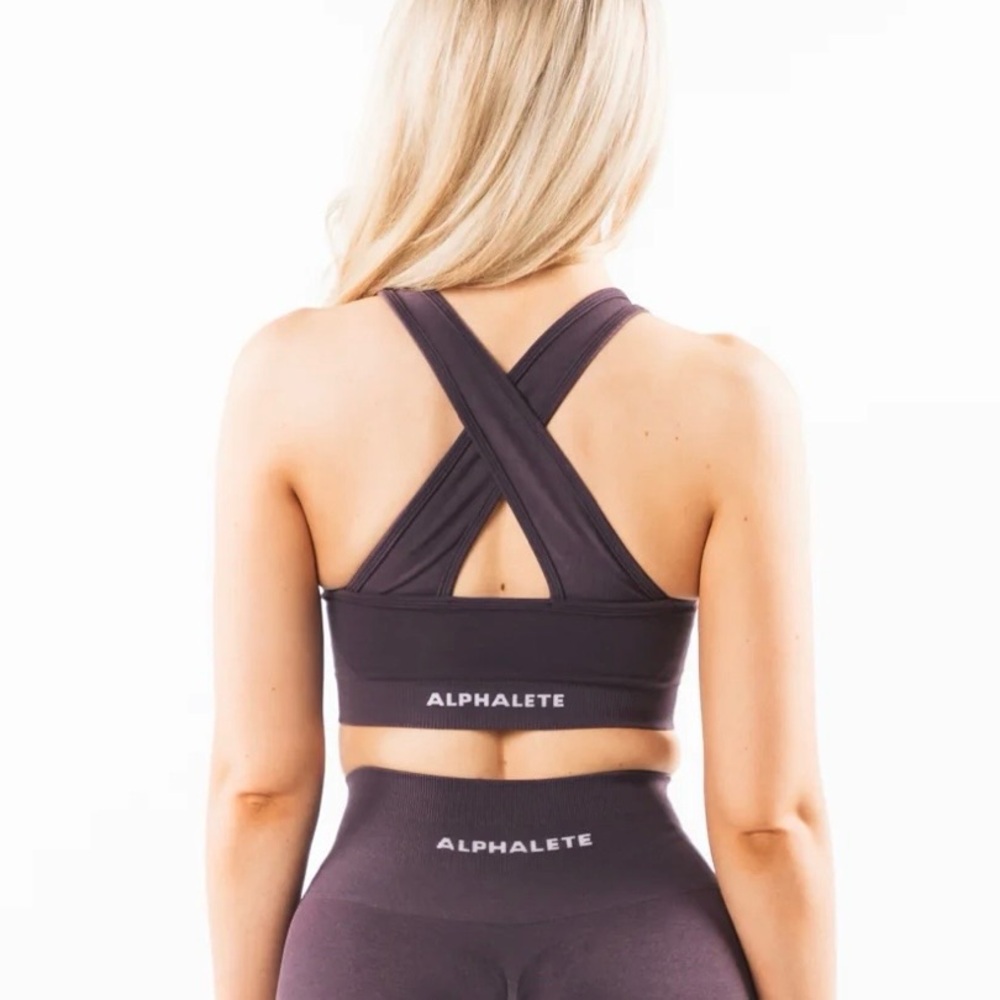 NEW-Alphalete Amplify Sports Bra Dove